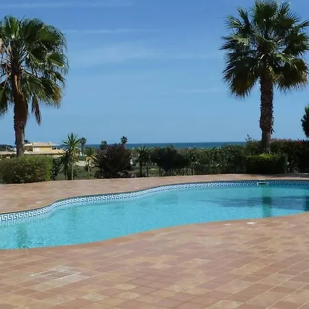 Great 2 Bedroom With Communal Pool Apartament *