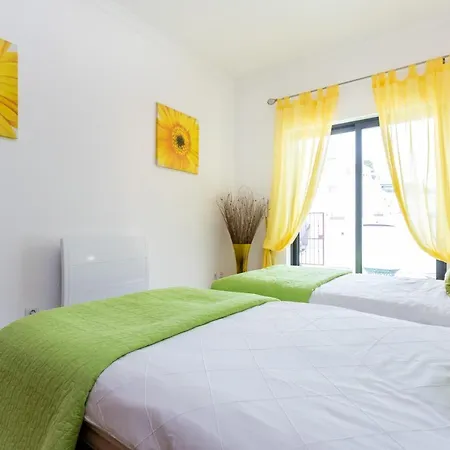 Lägenhet Great 2 Bedroom With Communal Pool Lagos