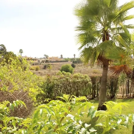 Great 2 Bedroom With Communal Pool Λάγος