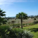 Great 2 Bedroom With Communal Pool * לאגוּ‏ש