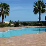 Great 2 Bedroom With Communal Pool 公寓 *