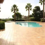 Great 2 Bedroom With Communal Pool 公寓 *